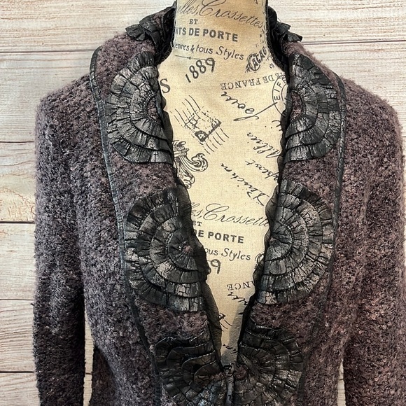 Dolce Cabo Cardigan Sweater Leather Rosettes Trim Size Large - Picture 3 of 14